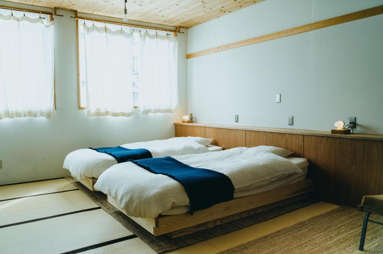 Hostel Saruya Fujiyoshida Exteriör bild