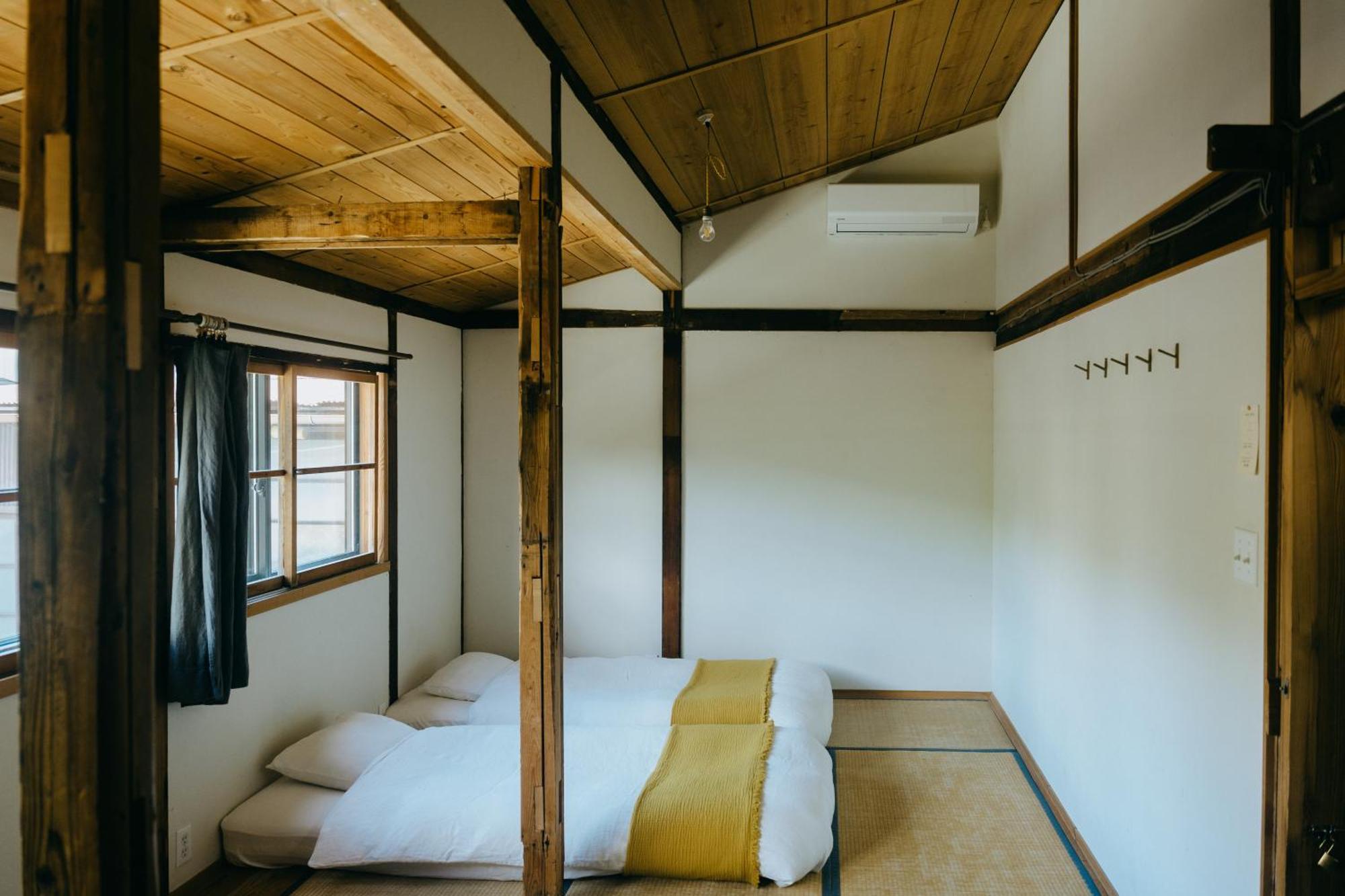 Hostel Saruya Fujiyoshida Exteriör bild