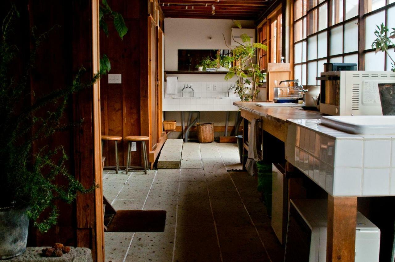 Hostel Saruya Fujiyoshida Exteriör bild